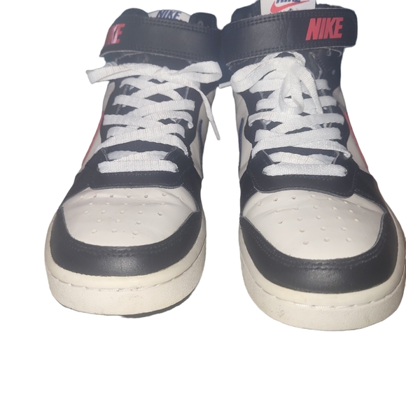Boys Nike Sneakers - Picture 1 of 6